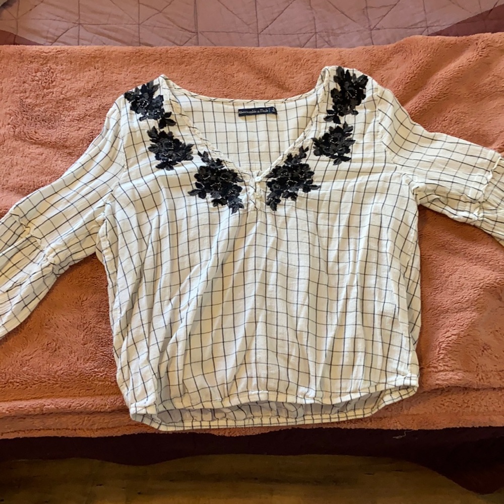 Abercrombie & Fitch Large Black and White Blouse